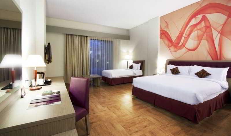 Kuta Central Park Hotel Esterno foto