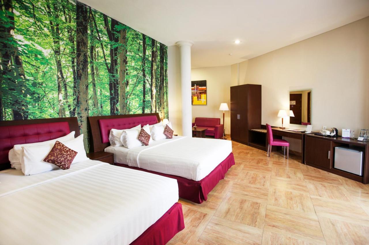 Kuta Central Park Hotel Esterno foto