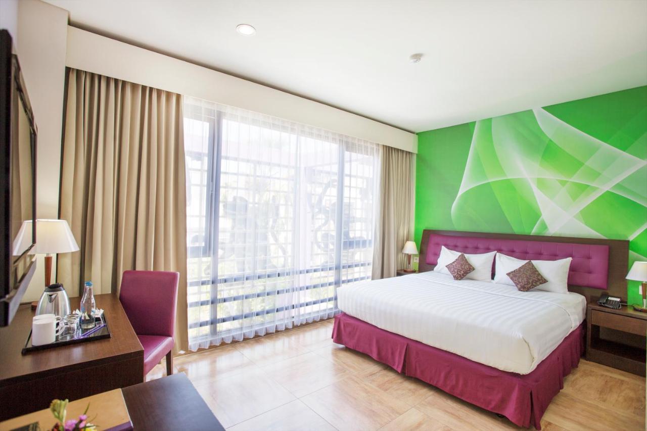 Kuta Central Park Hotel Esterno foto