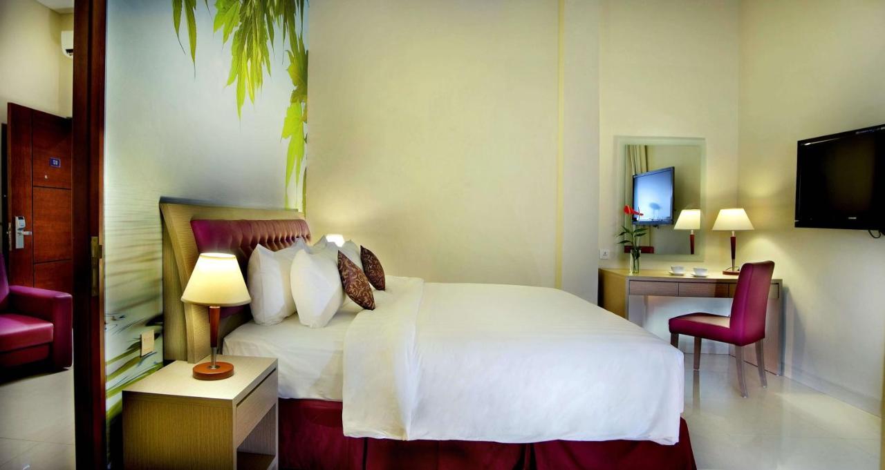 Kuta Central Park Hotel Esterno foto