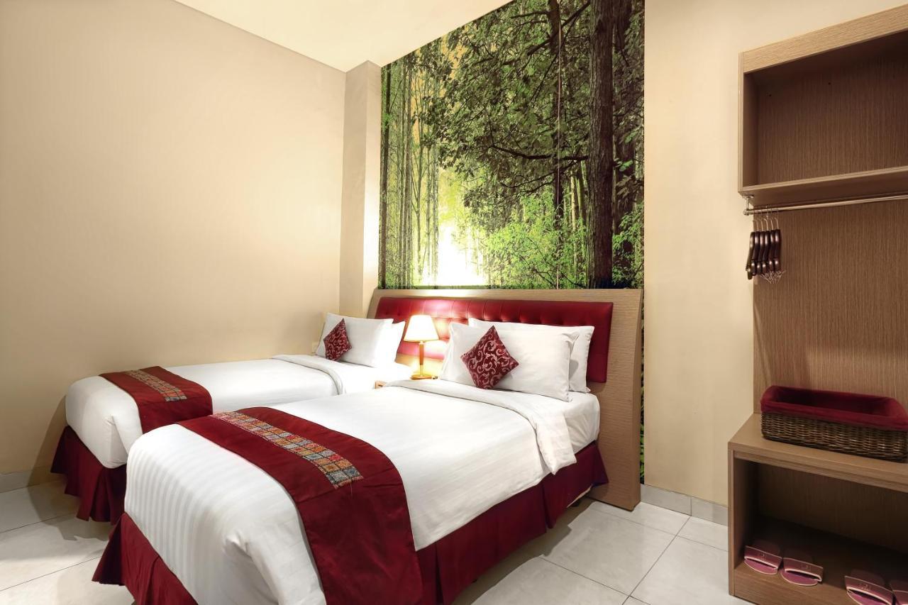 Kuta Central Park Hotel Esterno foto