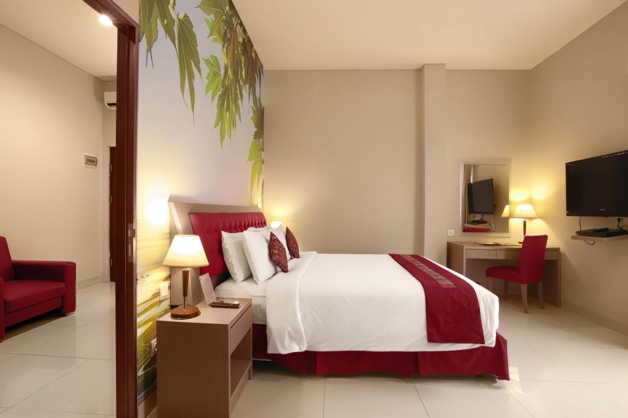 Kuta Central Park Hotel Esterno foto