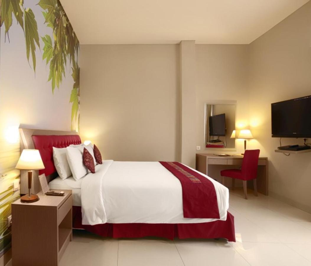 Kuta Central Park Hotel Esterno foto