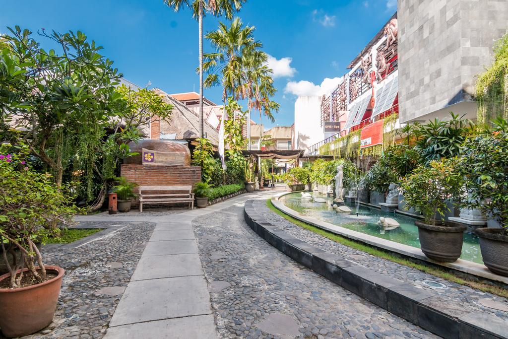 Kuta Central Park Hotel Esterno foto