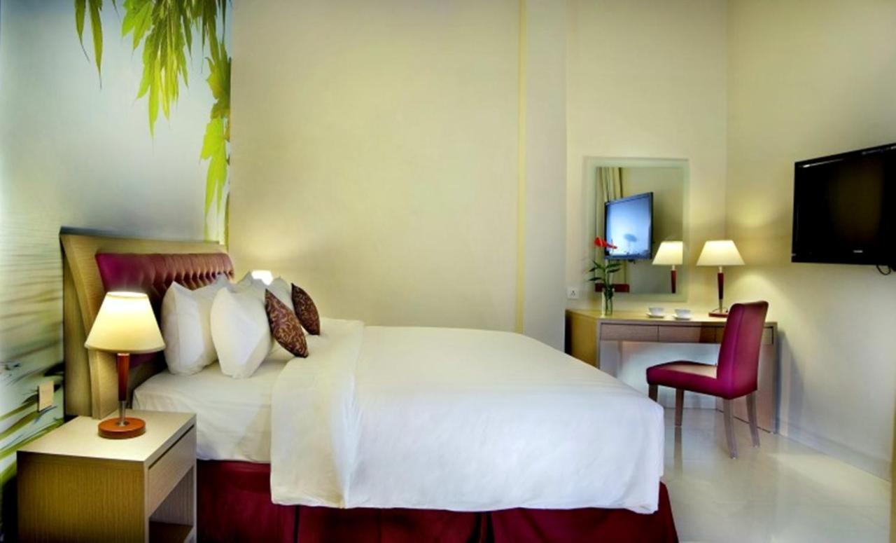 Kuta Central Park Hotel Esterno foto