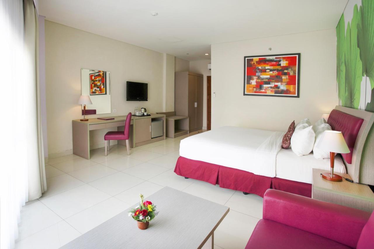 Kuta Central Park Hotel Esterno foto